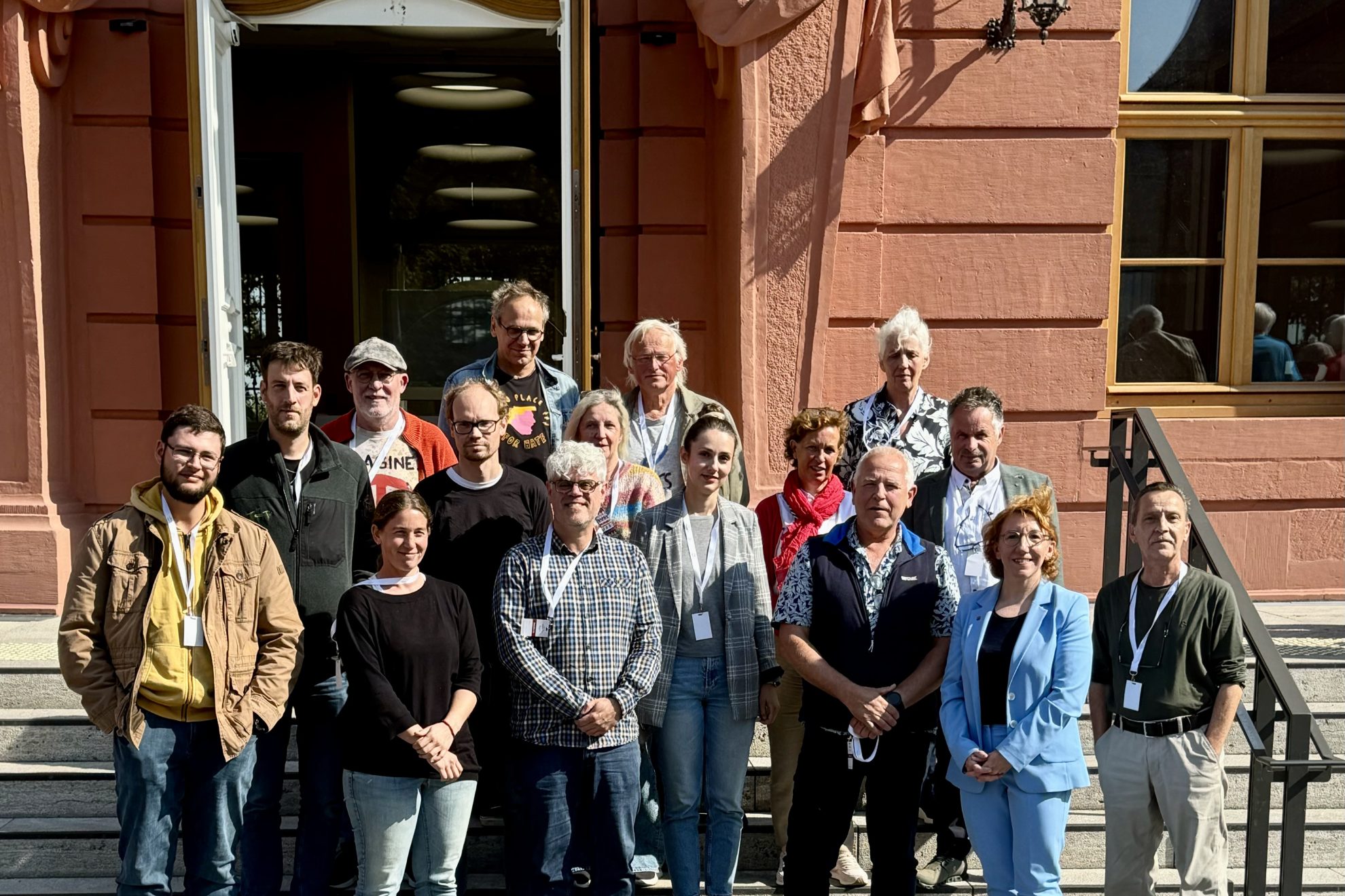 Jugendhilfeverein zu Besuch im Landtag